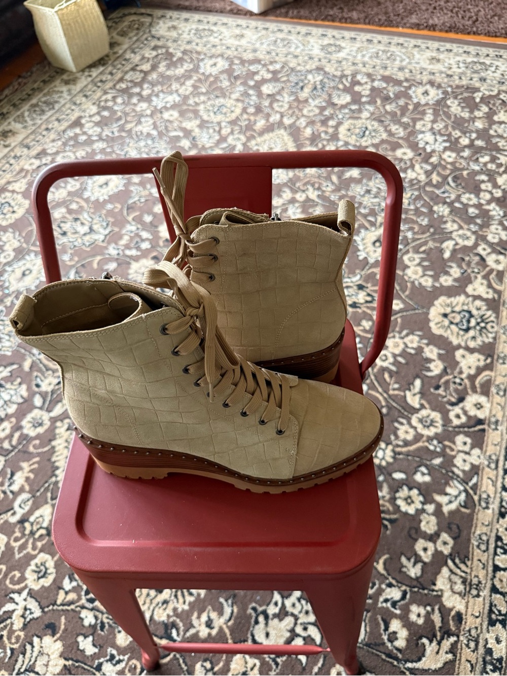 🍁NEVER WORN :Vince Camuto Taupe Croc-Embossed Lace-Up Platform Ankle Boots
